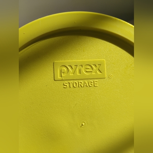 Pyrex Yellow Lid - Picture 2 of 5
